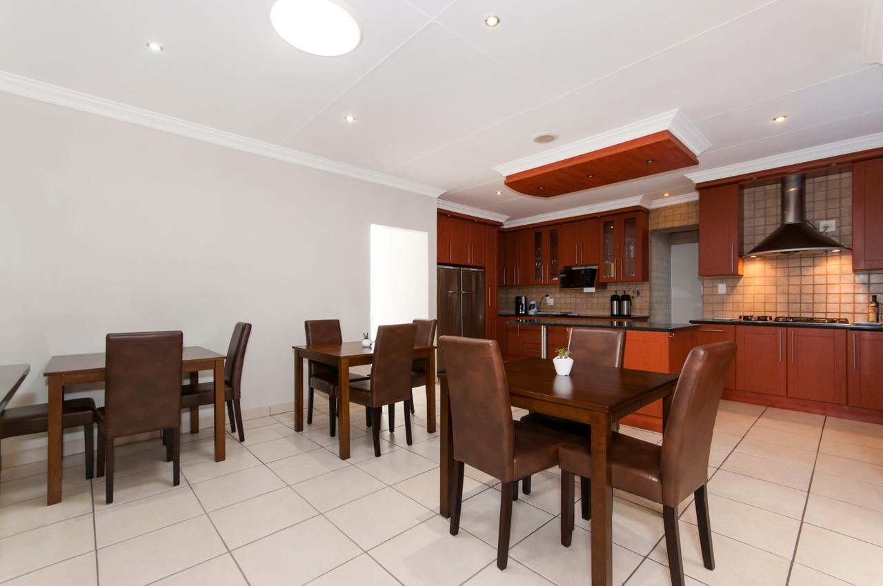 Millard Crescent Guest House Port Elizabeth Exterior foto
